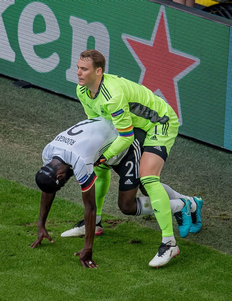 Imaginea care a starnit mii de reactii pe internet. Cum a fost surprins Neuer in timpul meciului cu Portugalia_2