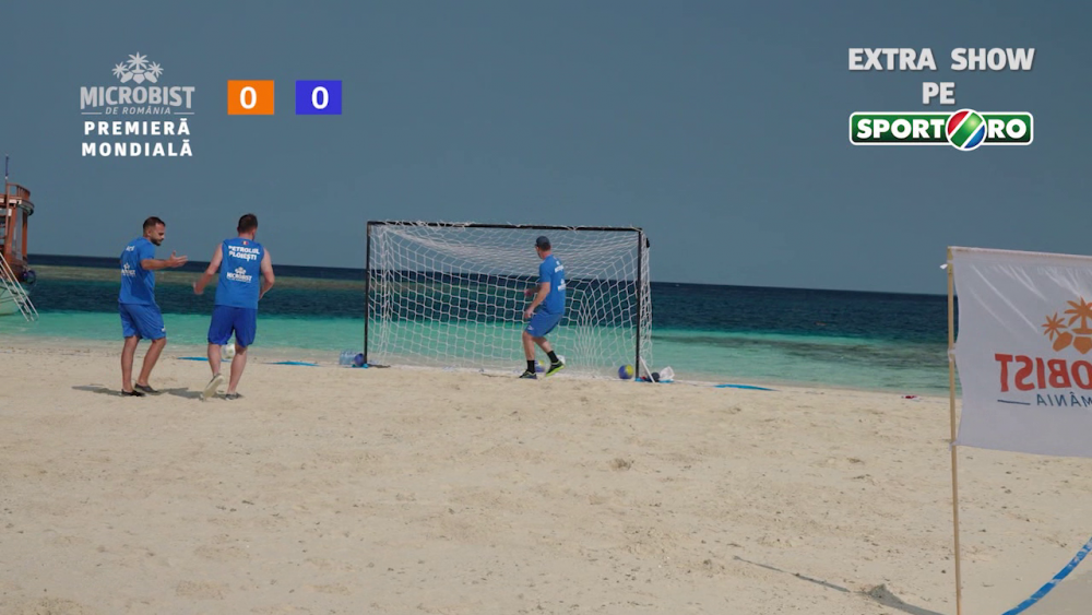 Premiera mondiala! Romanii au jucat fotbal pe un banc de nisip, in mijlocul oceanului. Imaginile incredibile care au cucerit internetul_6