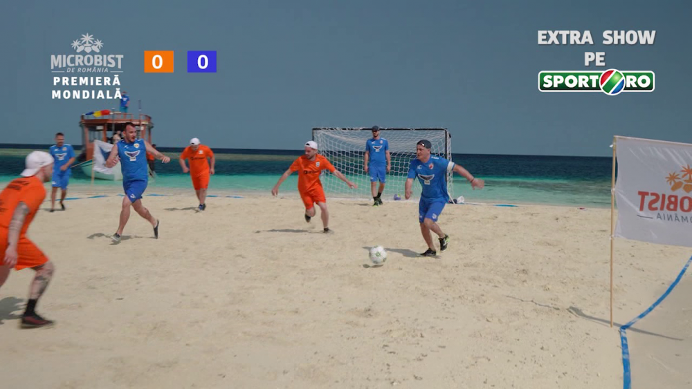 Premiera mondiala! Romanii au jucat fotbal pe un banc de nisip, in mijlocul oceanului. Imaginile incredibile care au cucerit internetul_8