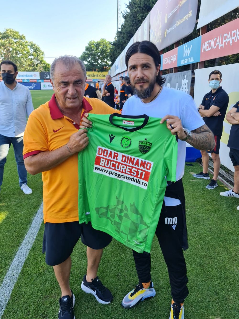 Amical de gala pentru Dinamo! Fostul selectioner al Turciei, Faith Terim, a primit tricoul DDB! Imagini din Turcia_7