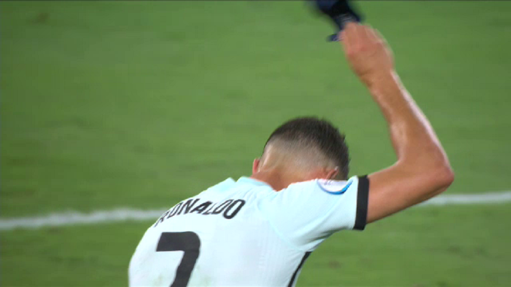 Ronaldo, furios dupa eliminarea de la Euro! Gestul facut de starul portughez la finalul meciului. Nu este pentru prima oara cand face asta_3