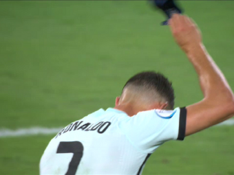
	Ronaldo, furios dupa eliminarea de la Euro! Gestul facut de starul portughez la finalul meciului. Nu este pentru prima oara cand face asta
