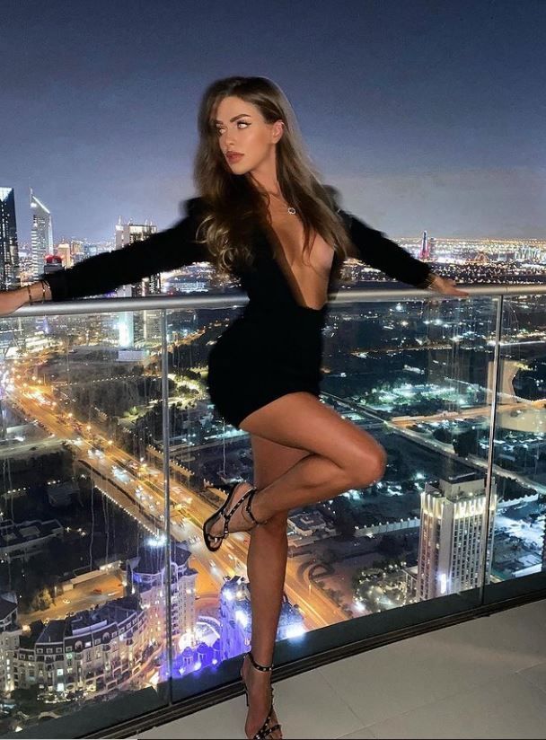 Ramona Gabor, lux si opulenta in Dubai! Cat de sexy s-a pozat in cele mai luxoase locatii_5