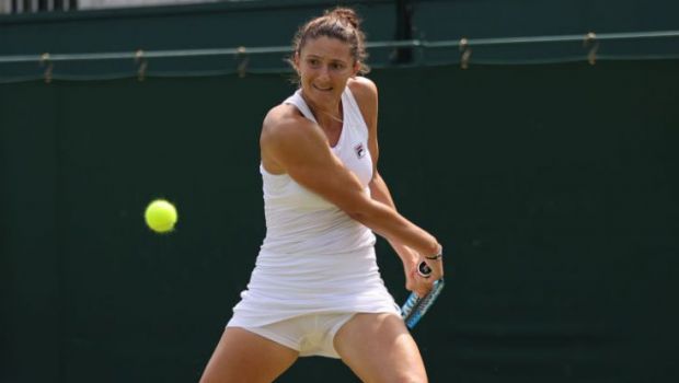 
	Rezultat dezastruos: Irina Begu, distrusa de Iga Swiatek (20 de ani, 9 WTA), scor 6-1, 6-0 in turul 3 la Wimbledon. Premiu financiar considerabil incasat de Begu, in ciuda esecului dureros&nbsp;
