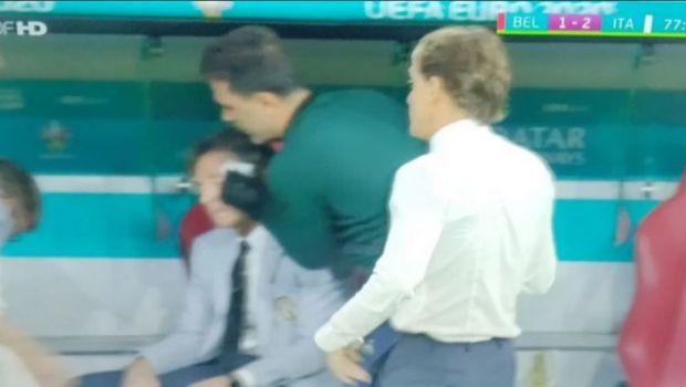
	Imaginile care au trecut neobservate! Antrenorul Italiei a primit ingrijiri medicale chiar in timpul meciului de infarct cu Belgia
