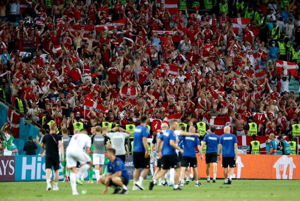 Ancheta UEFA dupa meciul Danemarca - Cehia. Ce s-a intamplat cu un suporter care a aparut pe stadion cu steagul LGBT_6