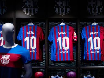 
	Propunere indecenta pentru FC Barcelona! Un site pentru adulti vrea sa ajute clubul cu bani ca sa il tina pe Messi
