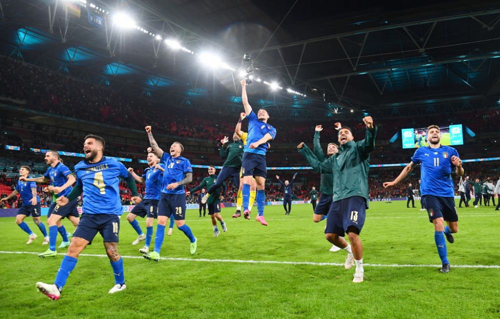 Imagini fabuloase cu Spinazzola! Fundasul a urlat de fericire, dupa ce Italia s-a calificat in finala EURO 2020. "Multumesc, baieti"_5