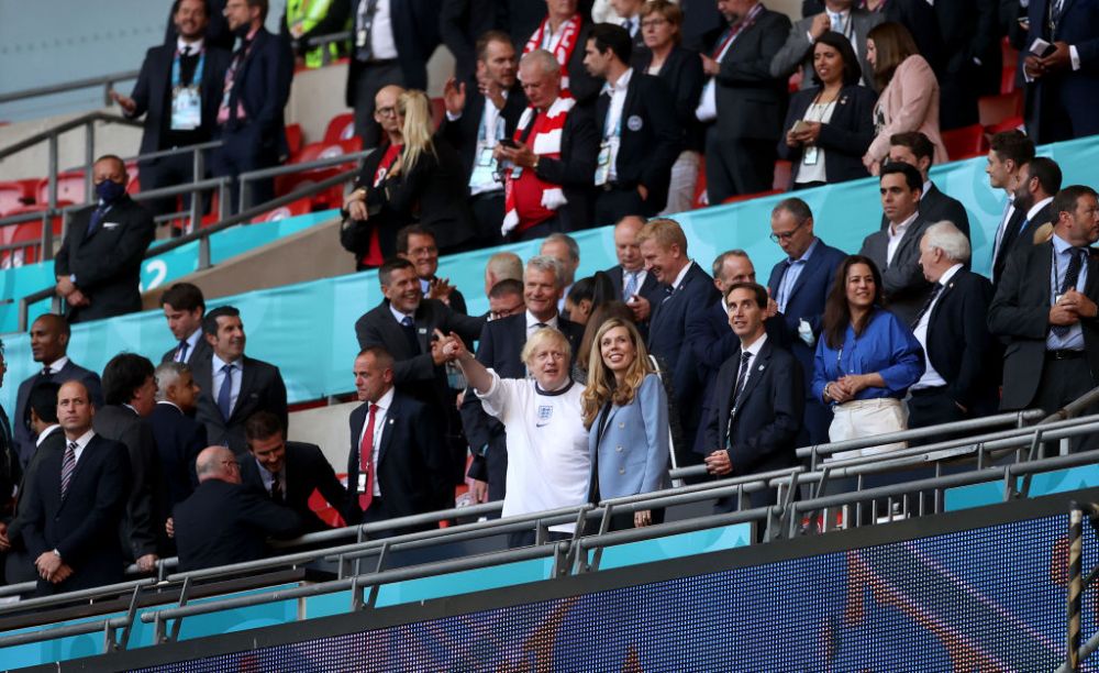 Boris Johnson si sotia sa, in prim planul invitatiilor de pe Wembley. Premierul britanic i-a eclipsat pe David Beckham si pe Printul William_4