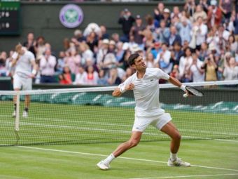 
	Novak Djokovic s-a calificat in a 30-a finala de mare slem a carierei! O va juca impotriva lui Matteo Berrettini, primul italian finalist in 144 de ani de istorie la Wimbledon

