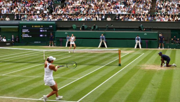 
	Ashleigh Barty, campioana pentru prima oara la Wimbledon! Australianca a reusit performanta carierei sub privirile lui Tom Cruise&nbsp;
