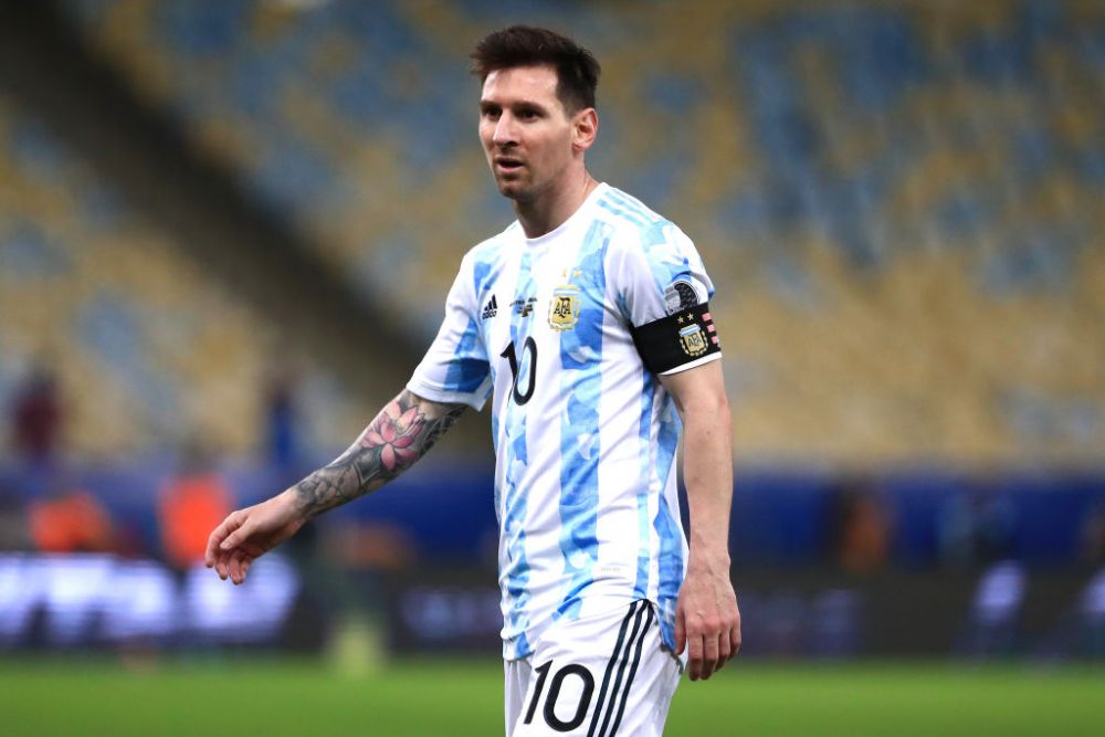 Gestul minunat facut de Messi dupa ce a castigat Copa America: s-a asezat in mijlocul terenului si si-a sunat familia. Reactia baietilor _3