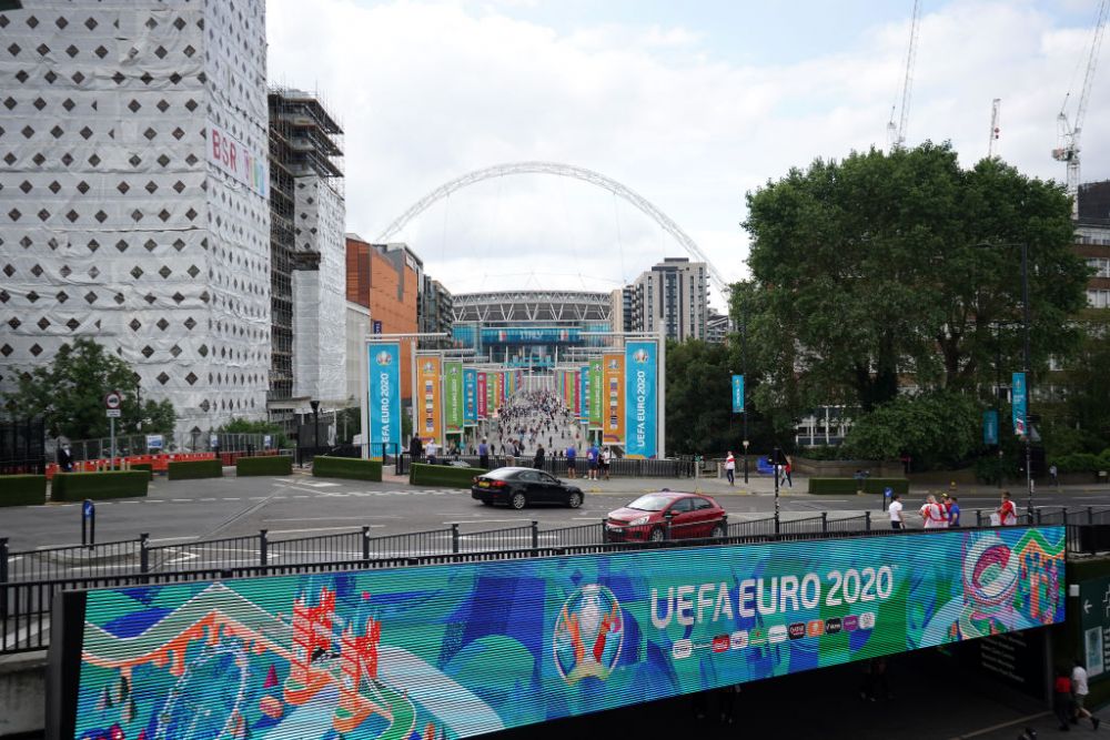 Sarbatoare la Londra! Fanii englezi au luat cu asalt strazile din jurul stadionului Wembley inaintea finalei dintre Italia si Anglia FOTO _4