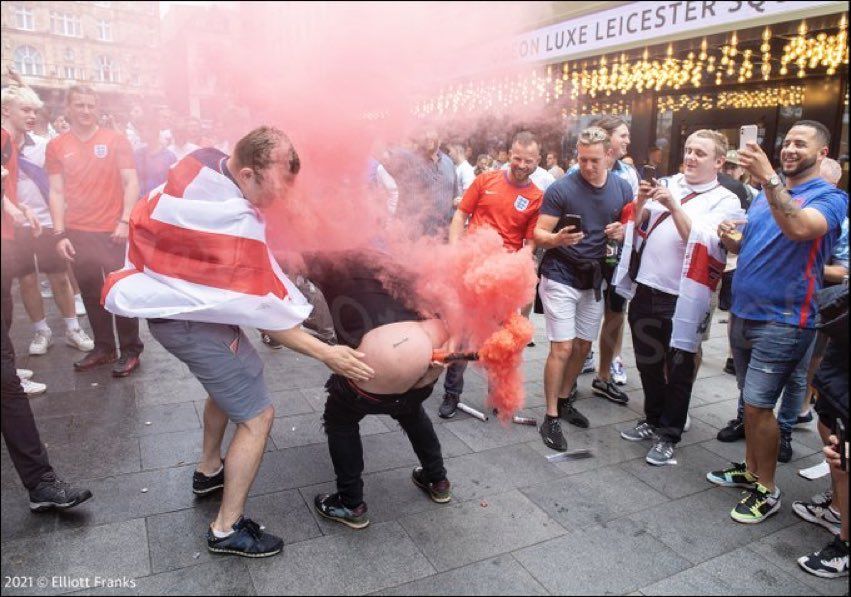 Suporterii englezi s-au dezlantuit pe strazile din Londra! Cele mai idioate imagini de la Campioanatul Euro_1