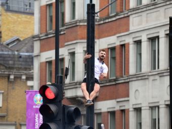 
	Suporterii englezi s-au dezlantuit pe strazile din Londra! Cele mai idioate imagini de la Campioanatul Euro
