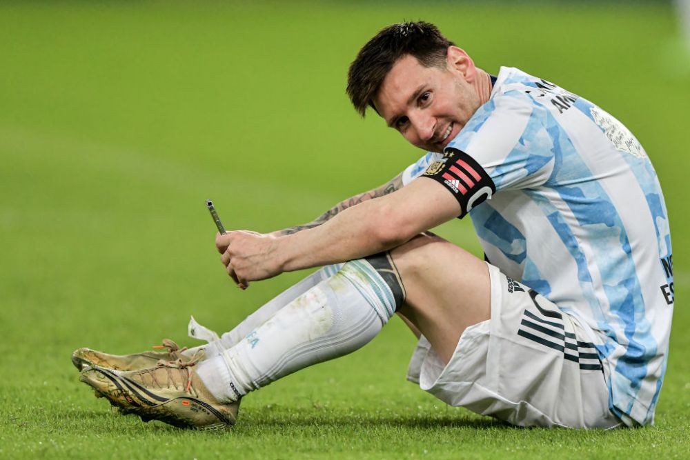 Cea mai tare gluma care circula pe internet dupa ce Messi a fost surprins vorbind la telefon la finalul Copei America. Cine era omul de la celalalt capat al firului_1