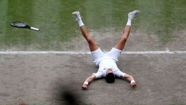 
	Cel mai bun tenismen din istorie?! Novak Djokovic, campion pentru a treia oara consecutiv la Wimbledon si pentru a 20-a oara intr-un turneu de mare slem&nbsp;
