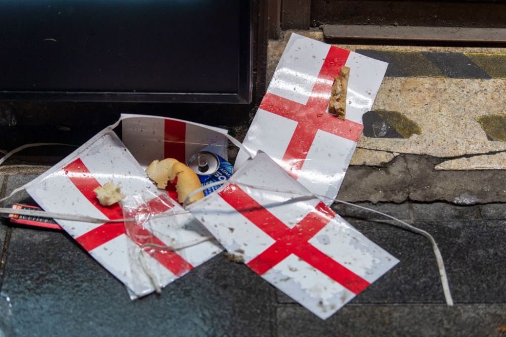 Dezastru la Londra dupa finala pierduta in fata Italiei! Strazile din capitala Angliei s-au transformat in gropi de gunoi GALERIE FOTO _6