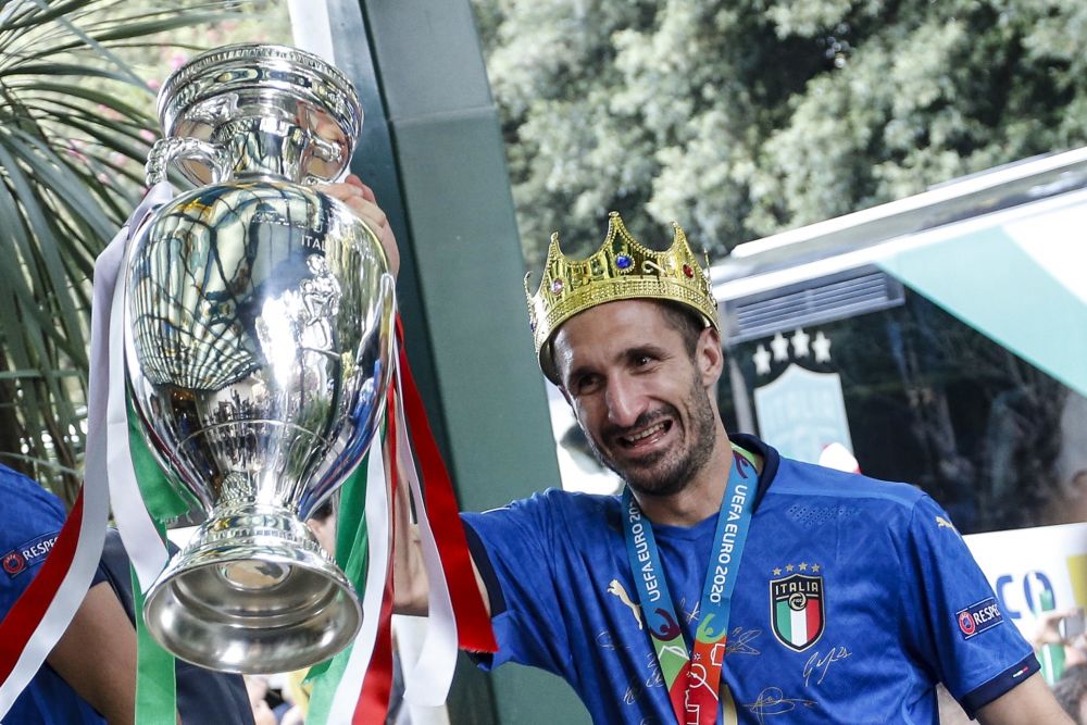 'It is at Rome!'. Trofeul EURO 2020 a ajuns in Italia: Squadra Azzurra a avut parte de o primire impresionanta VIDEO _1