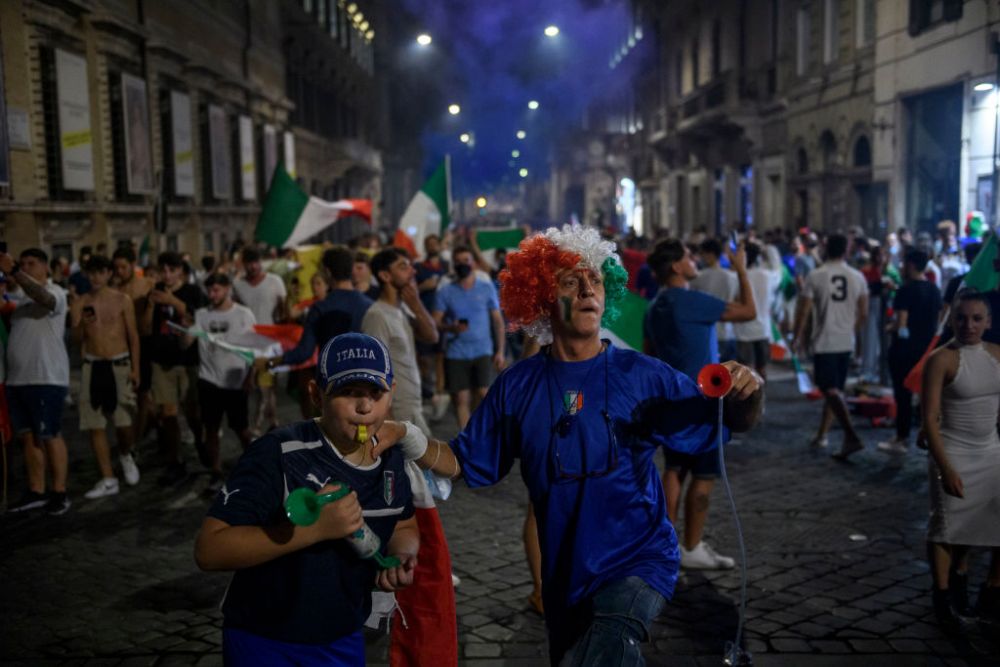 'It is at Rome!'. Trofeul EURO 2020 a ajuns in Italia: Squadra Azzurra a avut parte de o primire impresionanta VIDEO _4