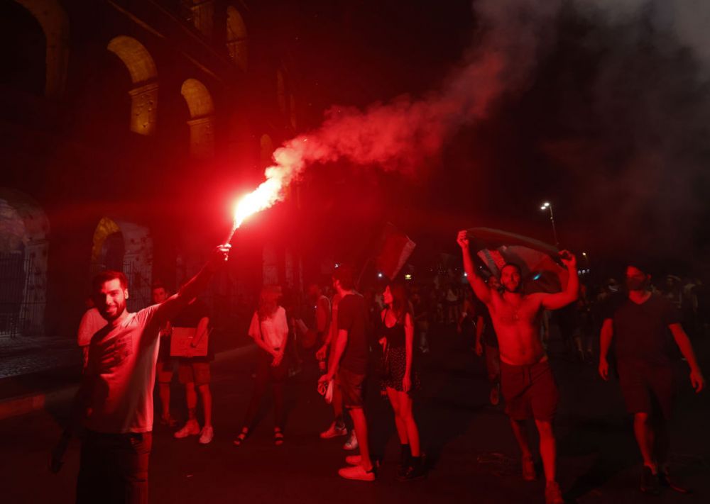 'It is at Rome!'. Trofeul EURO 2020 a ajuns in Italia: Squadra Azzurra a avut parte de o primire impresionanta VIDEO _5