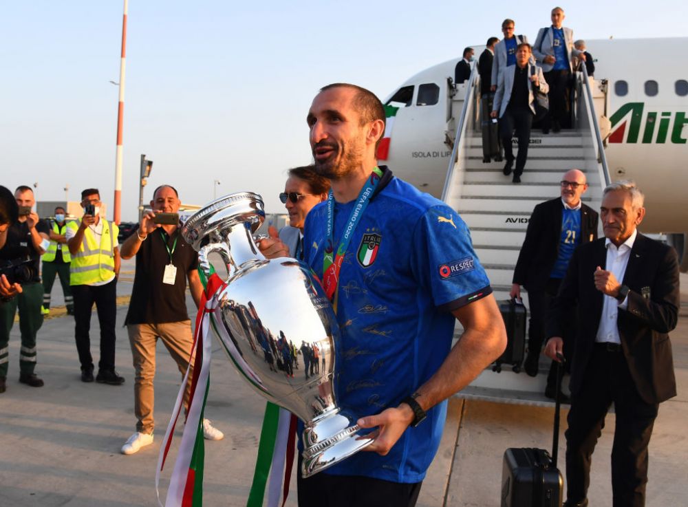 'It is at Rome!'. Trofeul EURO 2020 a ajuns in Italia: Squadra Azzurra a avut parte de o primire impresionanta VIDEO _23