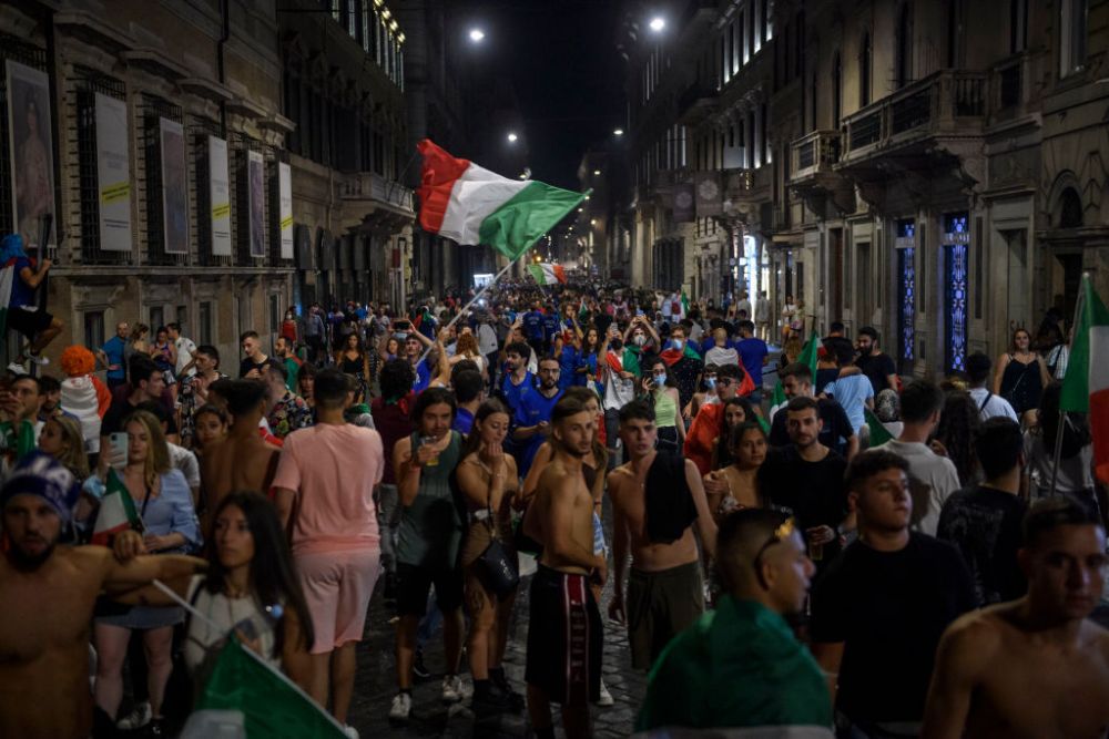 'It is at Rome!'. Trofeul EURO 2020 a ajuns in Italia: Squadra Azzurra a avut parte de o primire impresionanta VIDEO _7