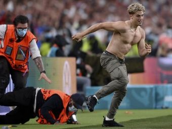 
	Suporterul care a intrat pe teren in finala EURO 2020, o vedeta cunoscuta in Anglia. Ce mesaj a postat pe Twitter dupa gestul facut&nbsp;
