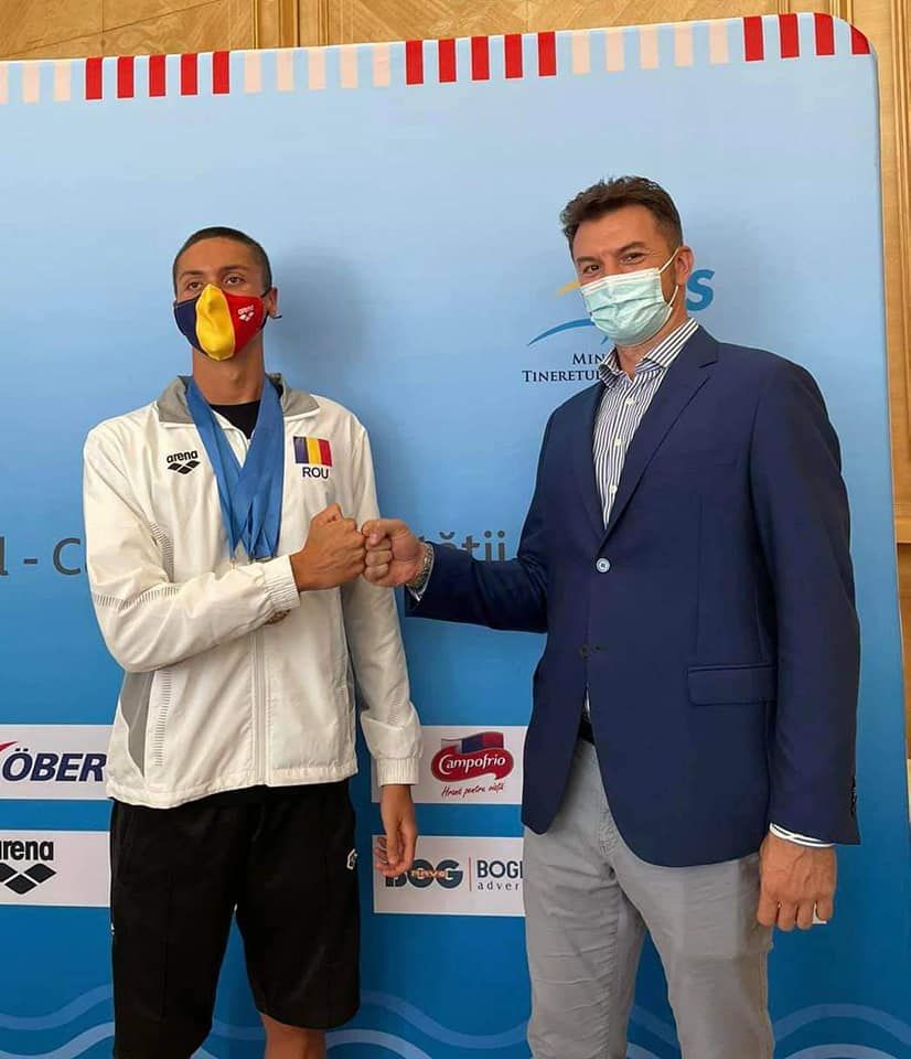 David Popovici e noul pusti-minune al Romaniei! A luat trei medalii de aur intr-o saptamana si e gata de Jocurile Olimpice de la Tokyo_5