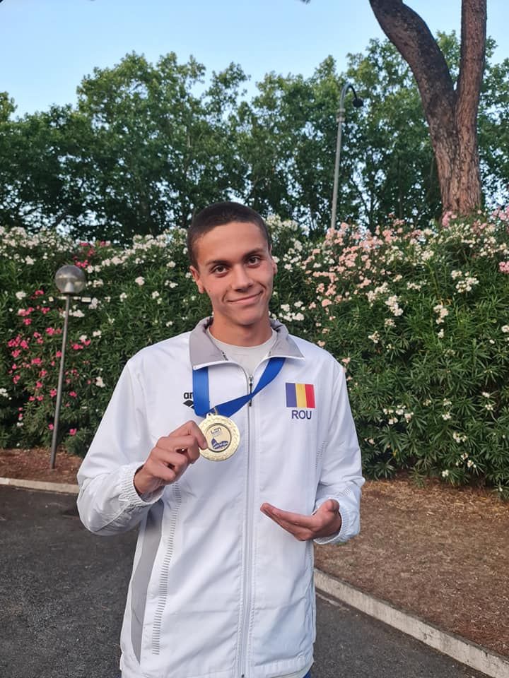 David Popovici e noul pusti-minune al Romaniei! A luat trei medalii de aur intr-o saptamana si e gata de Jocurile Olimpice de la Tokyo_9