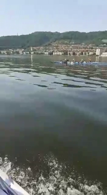 Imagini tulburatoare! Un caiac cu patru sportivi de la CS Orsova, spulberat de o barca plina cu turisti_1