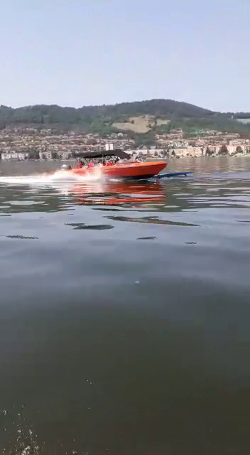 Imagini tulburatoare! Un caiac cu patru sportivi de la CS Orsova, spulberat de o barca plina cu turisti_11