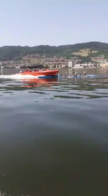Imagini tulburatoare! Un caiac cu patru sportivi de la CS Orsova, spulberat de o barca plina cu turisti_6