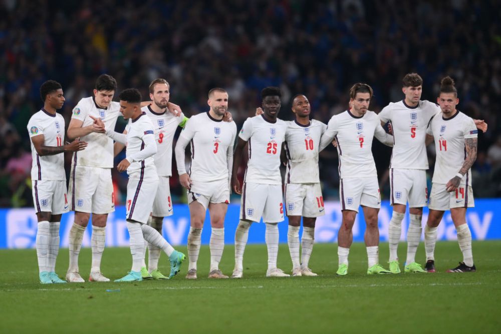 Un star al nationalei Angliei acuza evenimentele petrecute pe Wembley la finala Euro 2020: "Tata a avut probleme cu respiratia din cauza loviturii primite la coaste!"_2