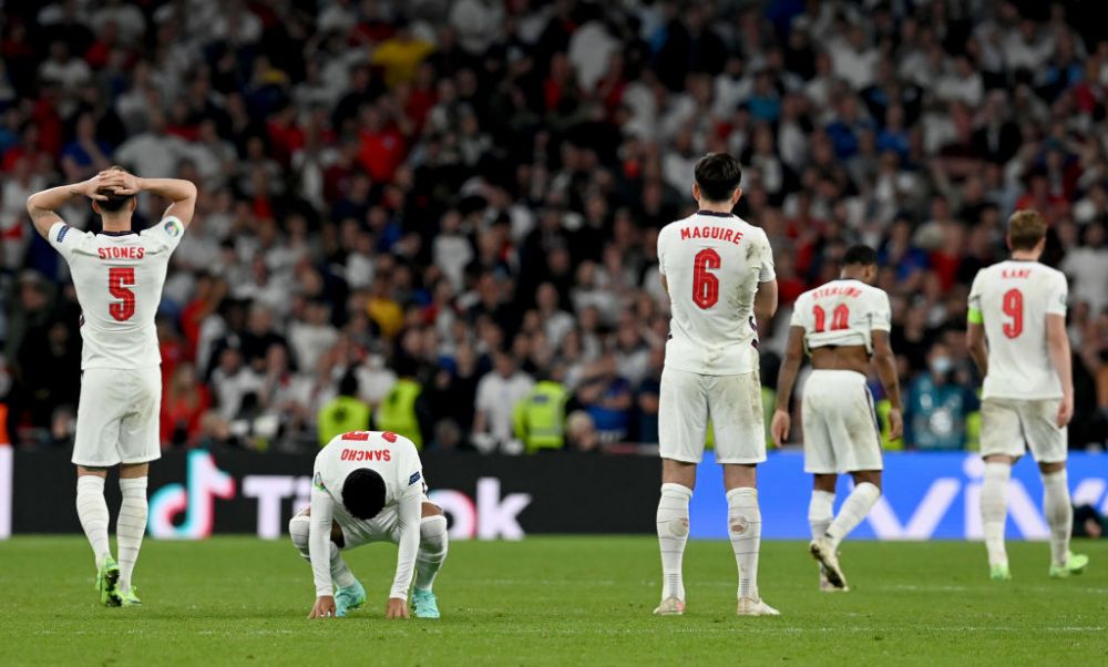 Un star al nationalei Angliei acuza evenimentele petrecute pe Wembley la finala Euro 2020: "Tata a avut probleme cu respiratia din cauza loviturii primite la coaste!"_3