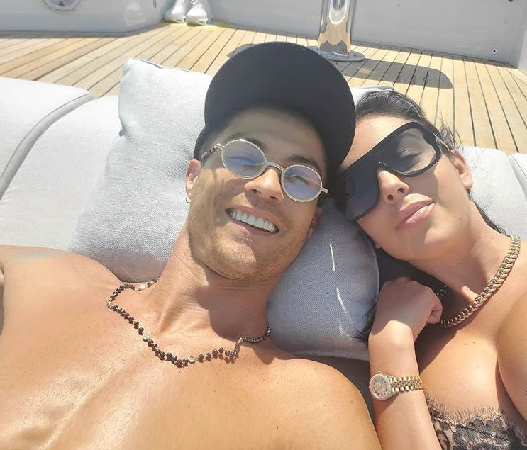Georgina Rodriguez, noi postări din vacanță! Cum se relaxează alături de Cristiano Ronaldo: „Iubindu-te pe mare”_17