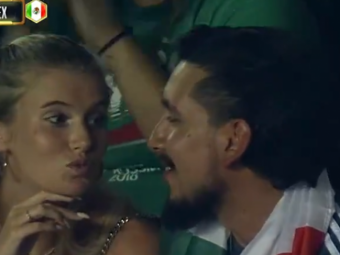 
	Imaginile care fac inconjurul lumii: si-a dus iubita la meci, iar reactia ei e virala! &quot;Scuze, draga, dar a dat Mexic gol!&quot; :))
