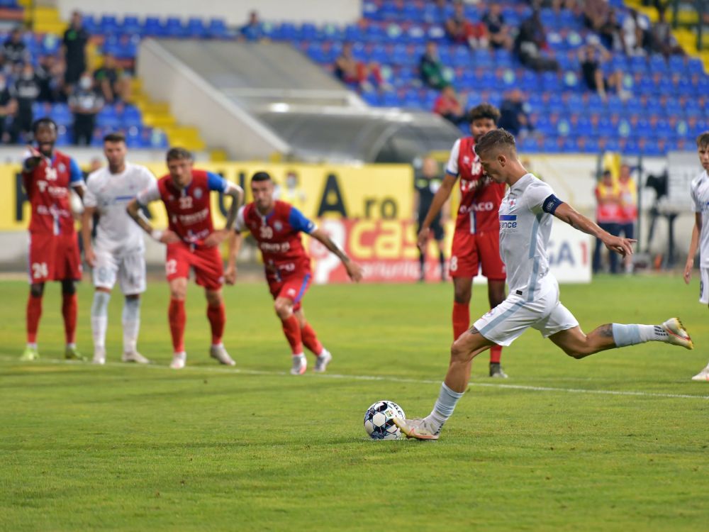 Pe repede inainte! Dinu Todoran a stabilit un nou record la meciul cu FC Botosani. Cate secunde a stat la conferinta de presa _6