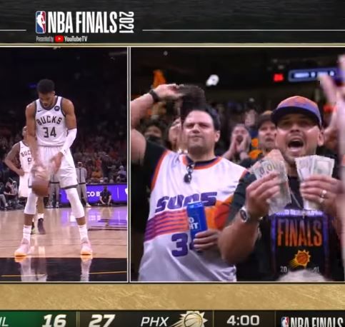 Momente ireale surprinse in direct! Faza care face inconjurul lumii: un fan s-a apucat sa isi numere banii in fata camerei, in timpul meciului din NBA_3