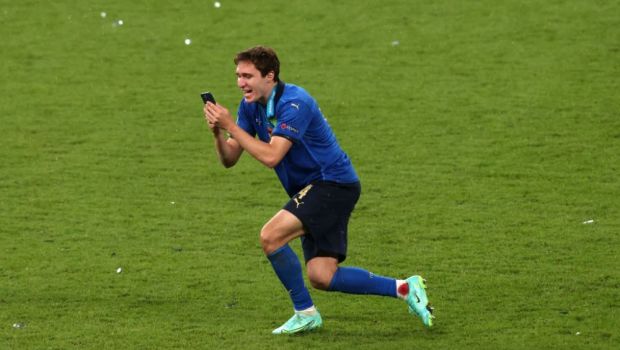 
	Sacrificiul facut de Federico Chiesa pentru finala EURO 2020. Imaginile cu glezna italianului au impresionat o lume intreaga FOTO
