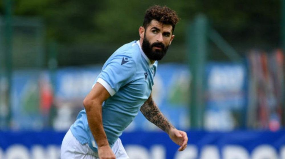 E scandal monstru în Italia! Fotbalistul venit în această vară la Lazio, atacat dur de ultrași după ce a fredonat cântecul rezistenţei antifasciste_1