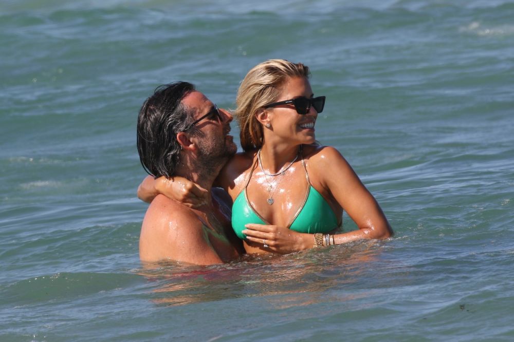 Fosta soție a lui Van der Vaart, apariție spectaculoasă la plajă alături de actualul partener. Cât de bine arată FOTO _15