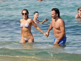 
	Fosta soție a lui&nbsp;Van der Vaart, apariție spectaculoasă la plajă alături de actualul partener. Cât de bine arată FOTO&nbsp;
