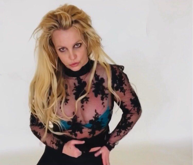 Poza cu care Britney Spears a incendiat internetul! Aflată sub tutela tatălui, cântăreața a renunțat la haine_6