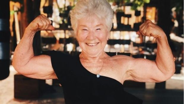 
	O bunicuță e influencer pe internet! E o cunoscută instructoare de fitness, la aproape 75 de ani

