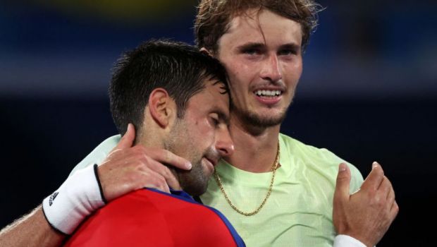 
	Zverev, în lacrimi după ce l-a eliminat pe Djokovic în semifinale la JO. Sârbul ratează șansa de a face Golden Slam&nbsp;
