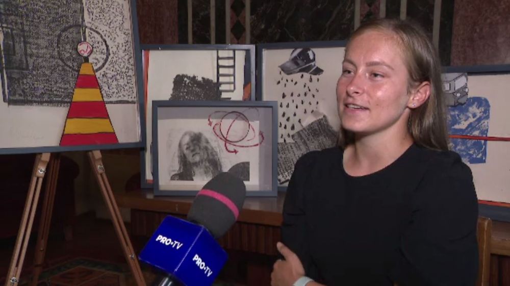 VIDEO | Face fotbal și artă la București și lucrările ei sunt expuse la muzeu. Fata e topită după Dani Alves_1
