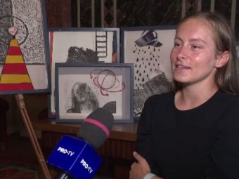 
	VIDEO | Face fotbal și artă la București și lucrările ei sunt expuse la muzeu. Fata e topită după Dani Alves
