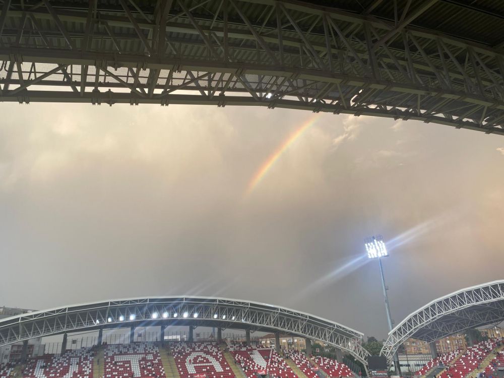 GALERIE FOTO | Furtună la Arad înaintea meciului dintre UTA și FCSB. Vântul a spart un geam la stadion_6