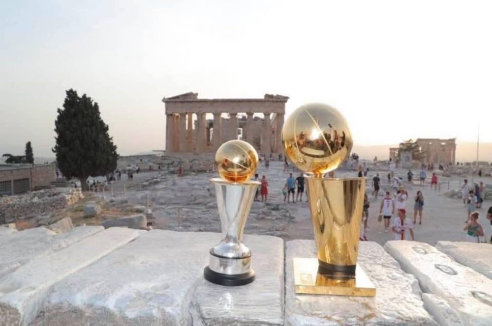 Frații Antetokounmpo au dus trofeul NBA pe Acropole! Ei s-au întors la Atena, după ce au devenit campioni cu Bucks_2